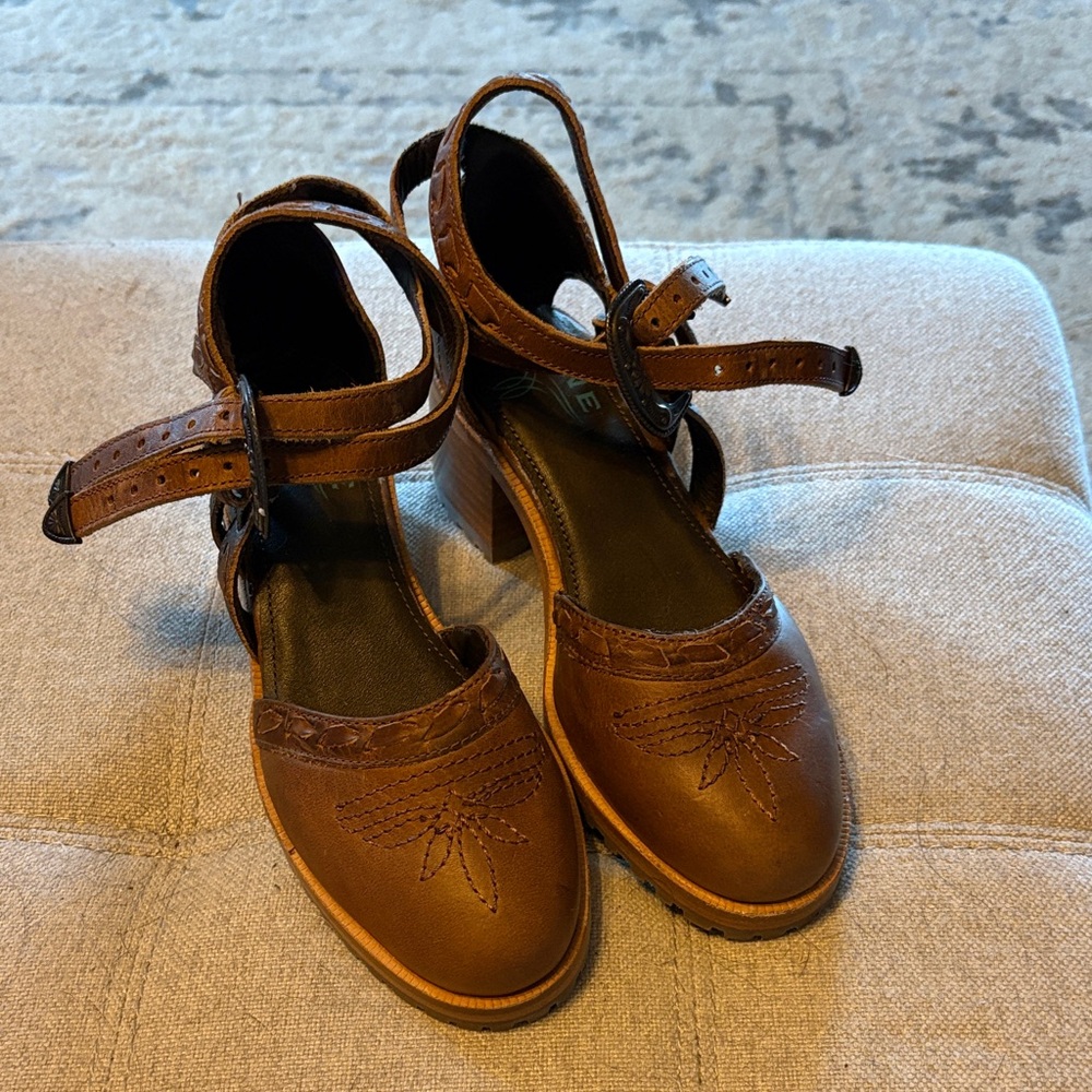 Chic Brown Women's Heels with Embroidered Detail